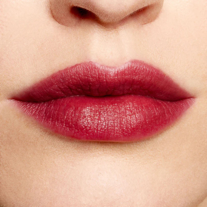 plucked blur lux lipstick
