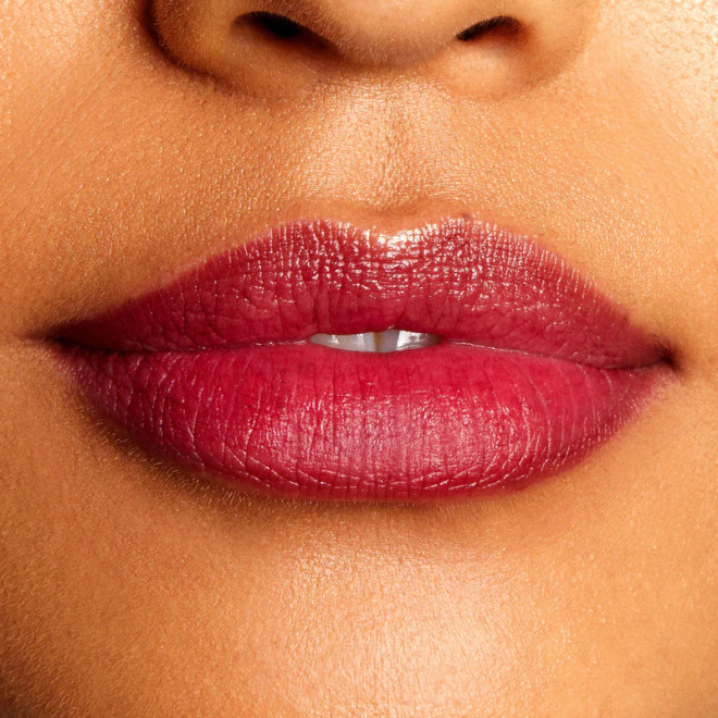 plucked blur lux lipstick