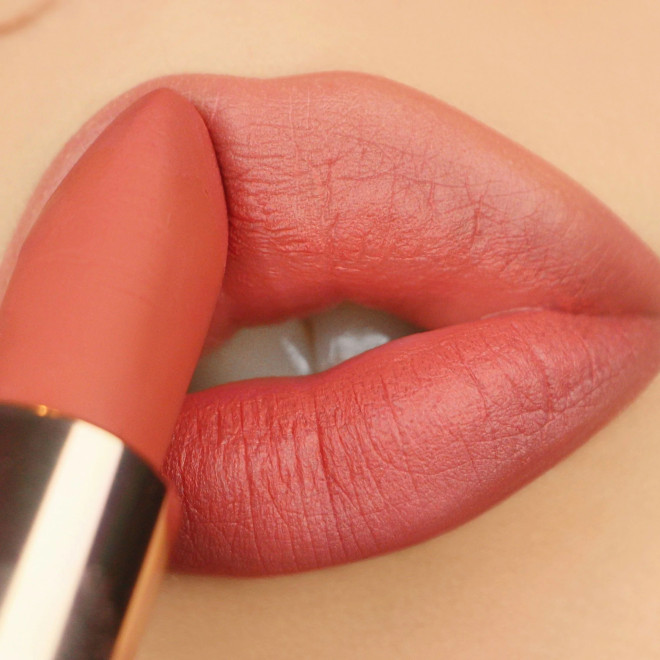 oasis blur lux lipstick