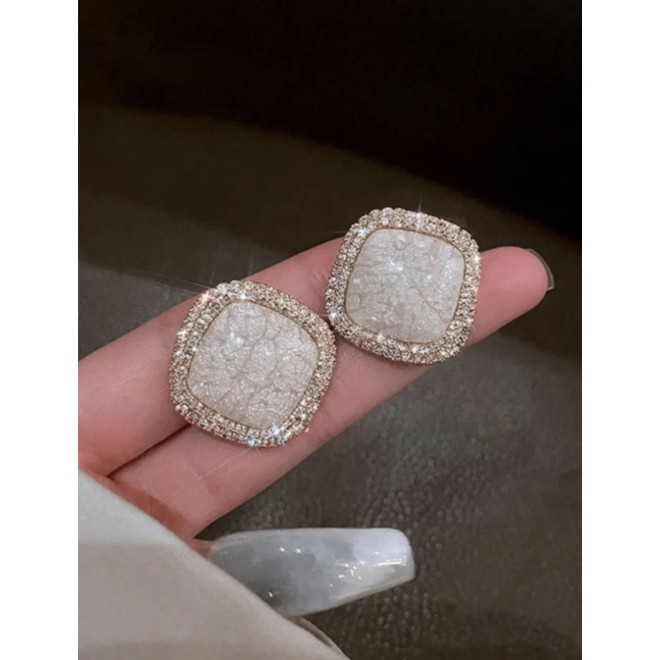 Stone Square Stud Earrings - SHEIN BD Stone Square Stud Earrings - SHEIN BD